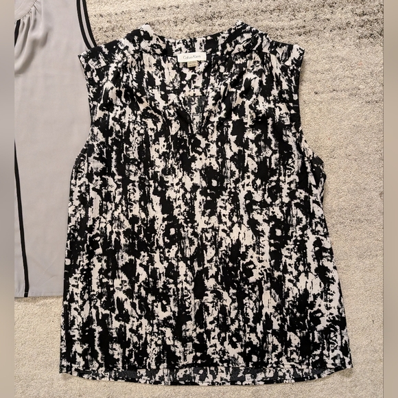 2 x Calvin Klein flowy tops - Picture 3 of 3